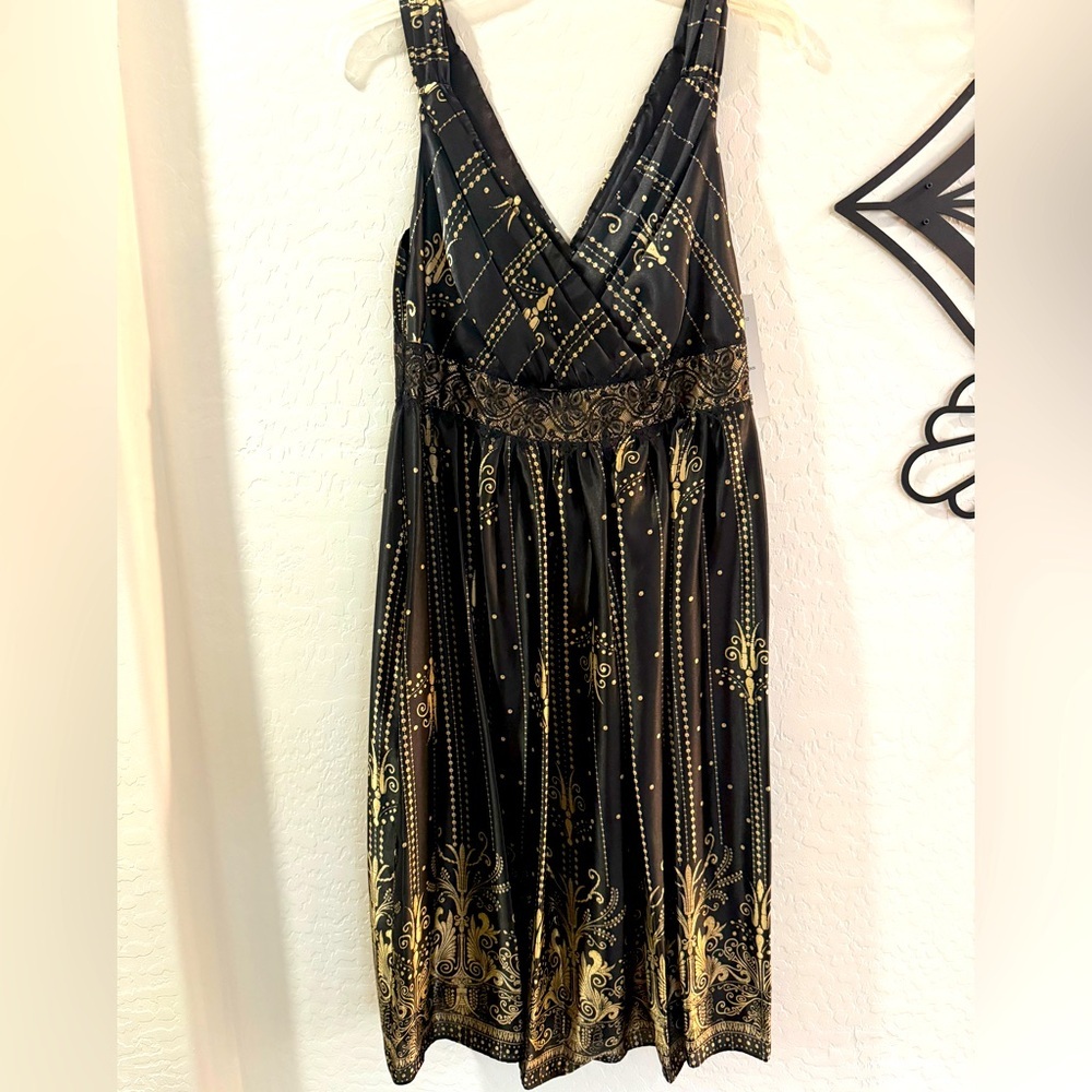 SIGNATURE by ROBBIE BEE  Black and Gold Dress - NEW w/ Tags - Size 14W